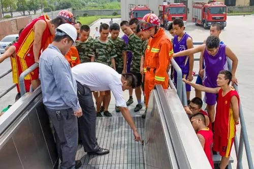 “专业救援 刻不容缓” —下沙、江东消防联合西尼电梯开展电梯事故应急演练